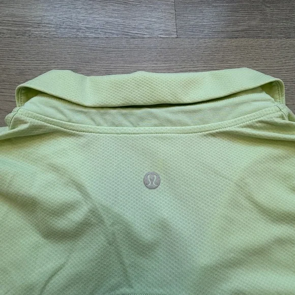 Lululemon Women's Size 8 Quick Drying Short Sleeve Polo Shirt Performance Elle - Picture 5 of 10